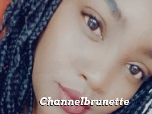 Channelbrunette