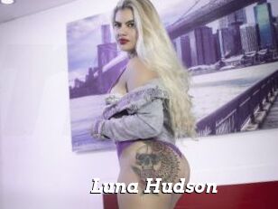 Luna_Hudson