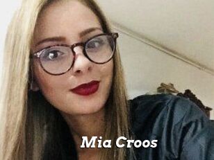 Mia_Croos