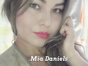 Mia_Daniels