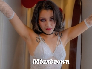 Miaxbrown