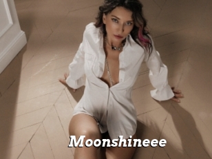 Moonshineee