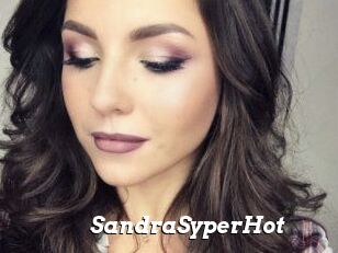 SandraSyperHot