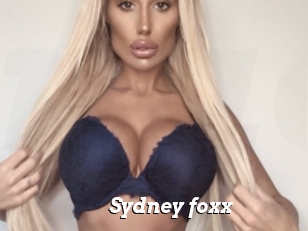 Sydney_foxx