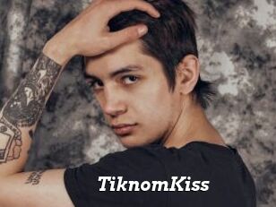 TiknomKiss