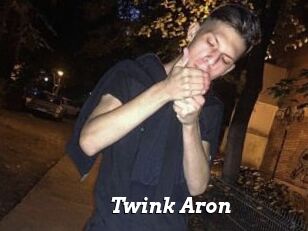 Twink_Aron